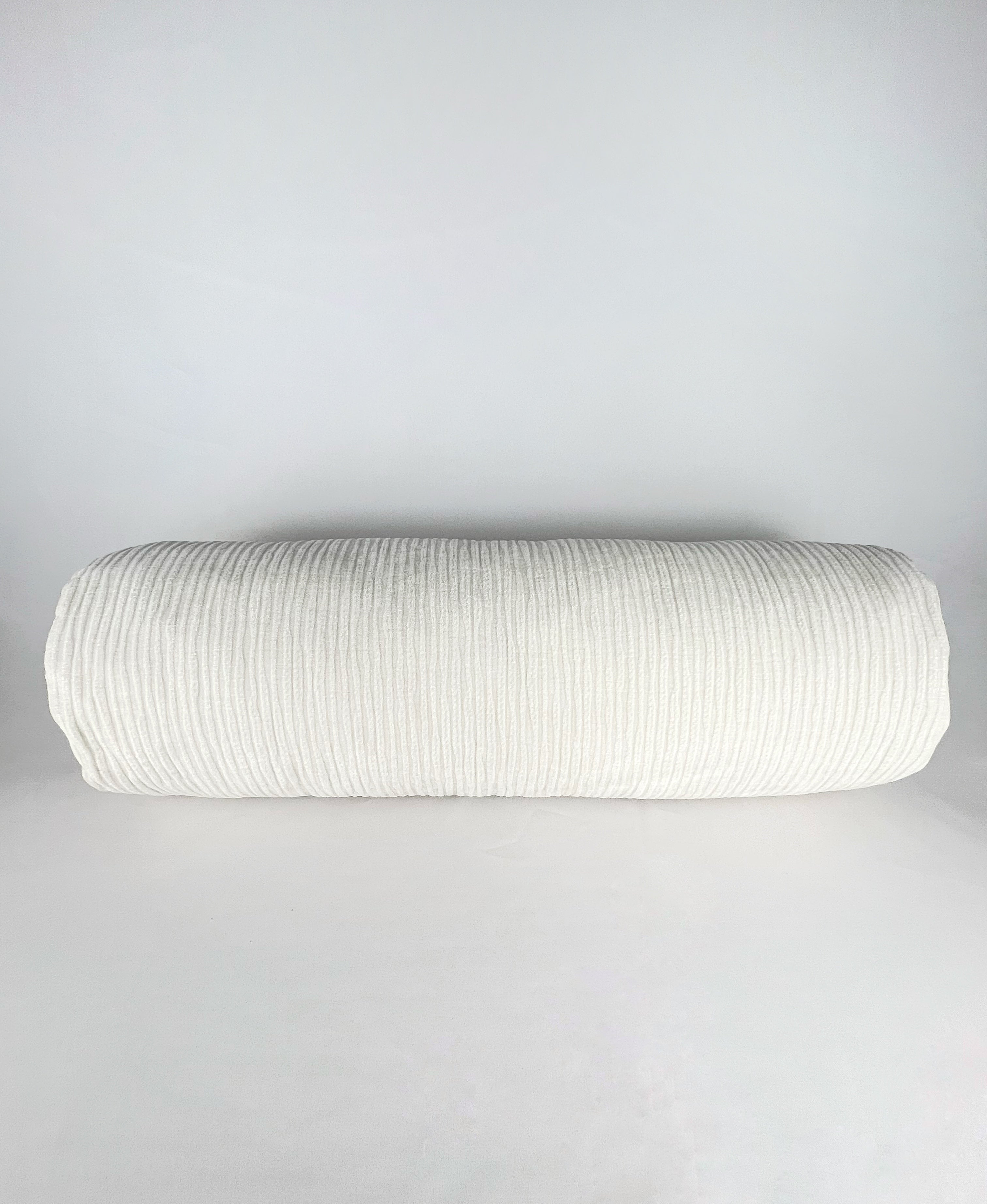 Cojín tubular color blanco