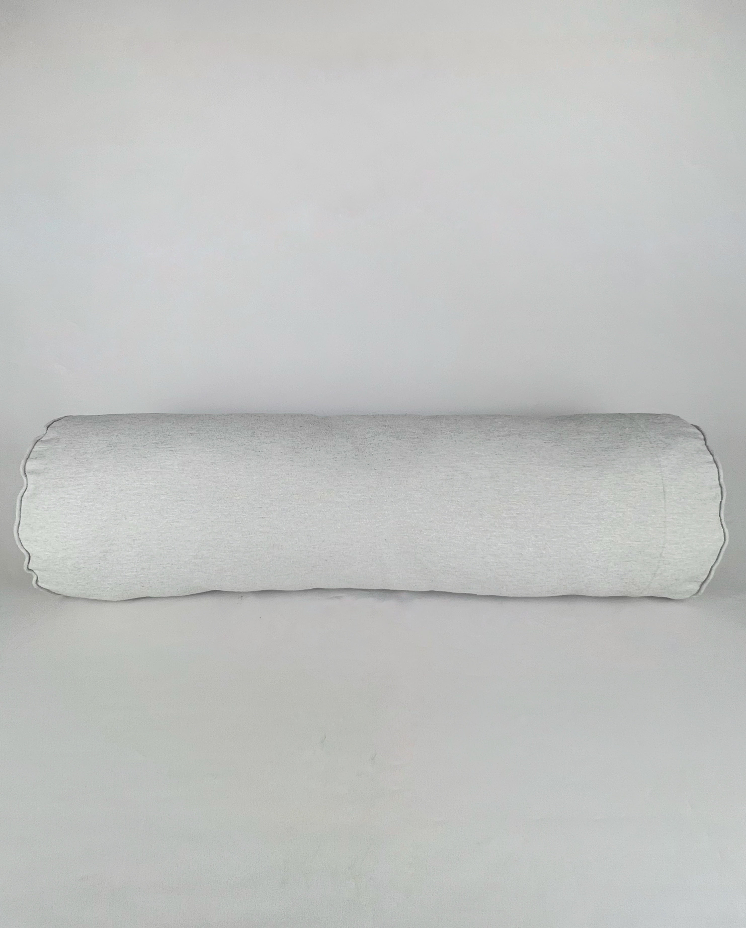 Cojín tubular color gris